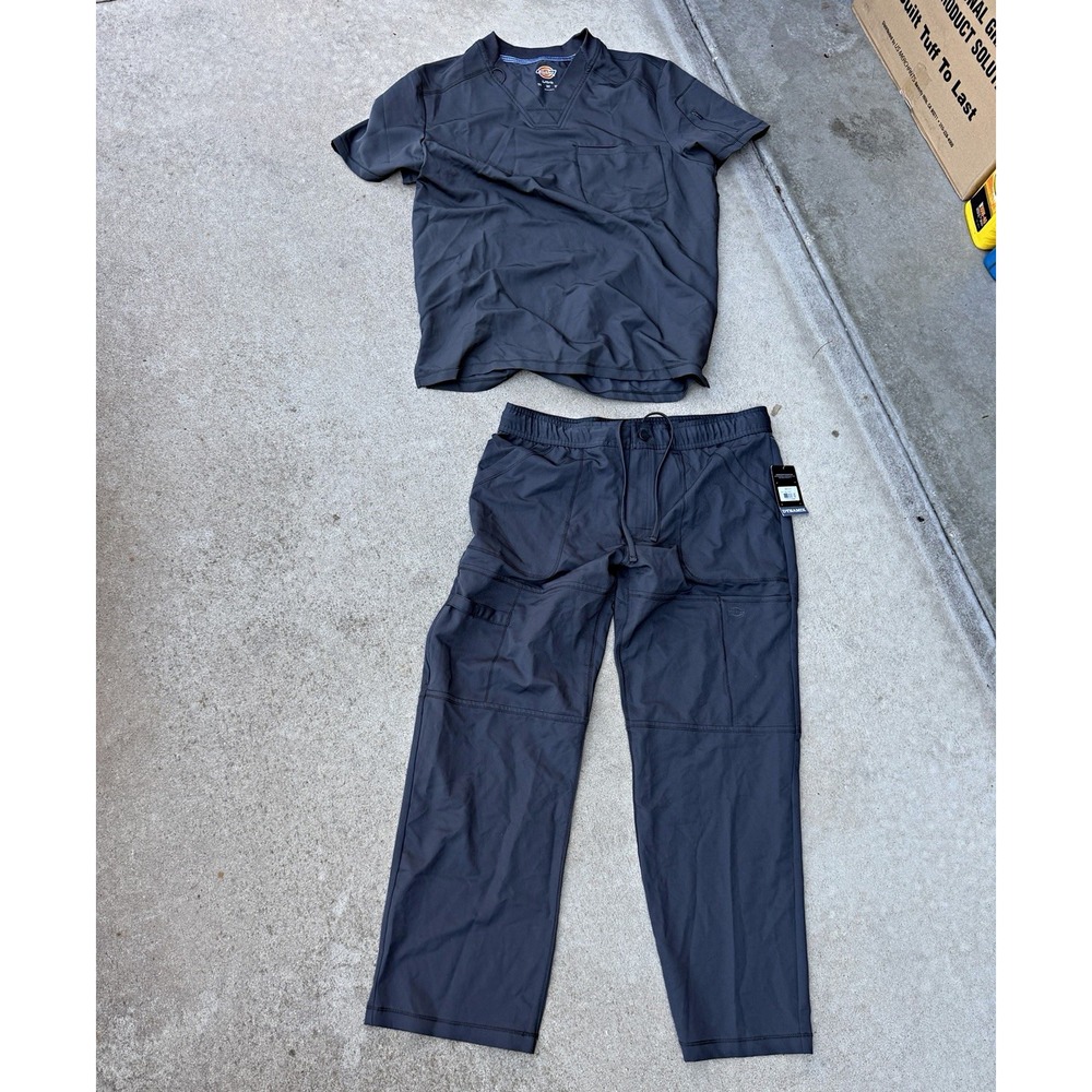 Dickies Dynamix Men's V-Neck Solid Navy Scrub Top & Pants Set, Size L